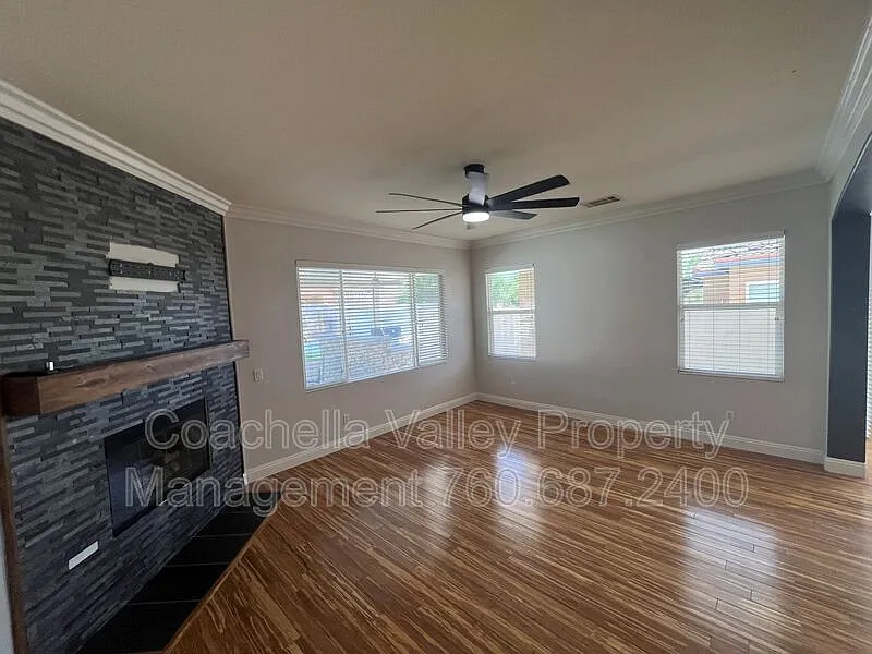 3 bed, 2.0 bath, 1756 sqft, $2,945 — Photo 4