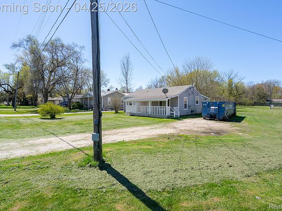 3rd image of 3421 N Genesee Rd