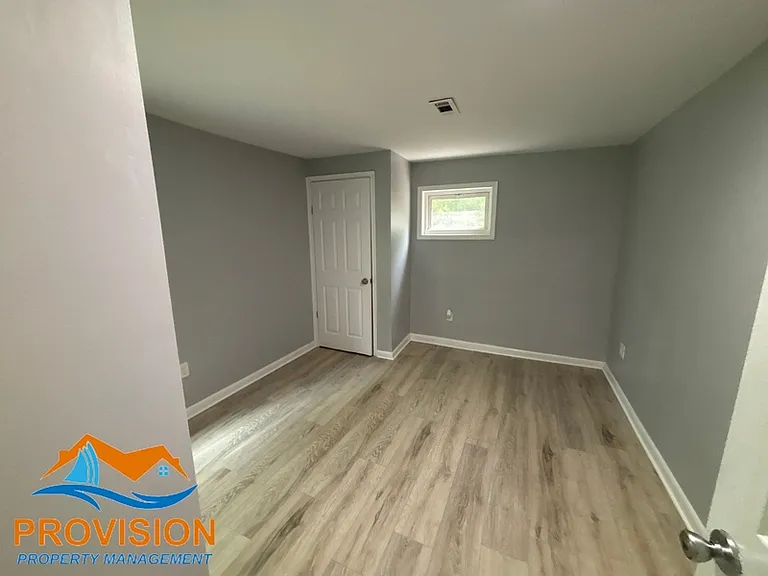20 Washington Dr — Photo 24