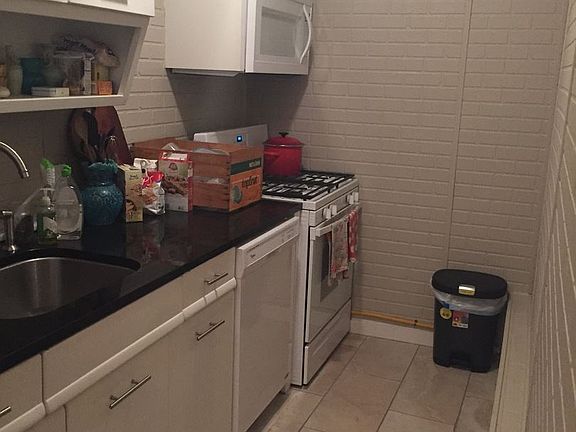 4th image of 708 W 48th St APT 304