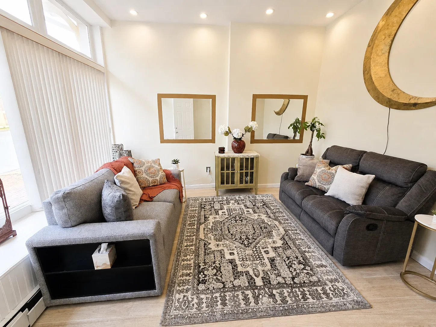 2 bed, 770 sqft, $2,500 — Photo 2