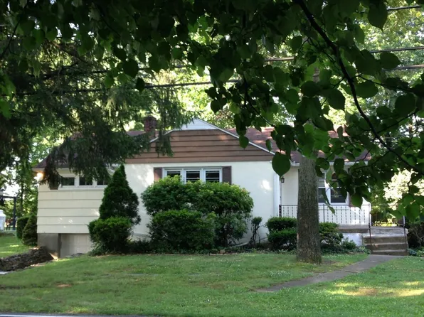 4146 Oakland Rd, Bethlehem, PA 18020