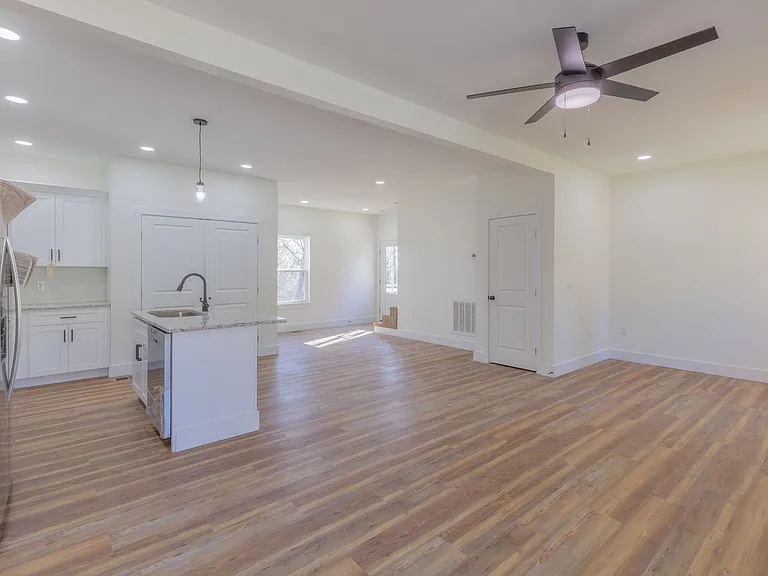 3624 Mountain View Dr — Photo 15