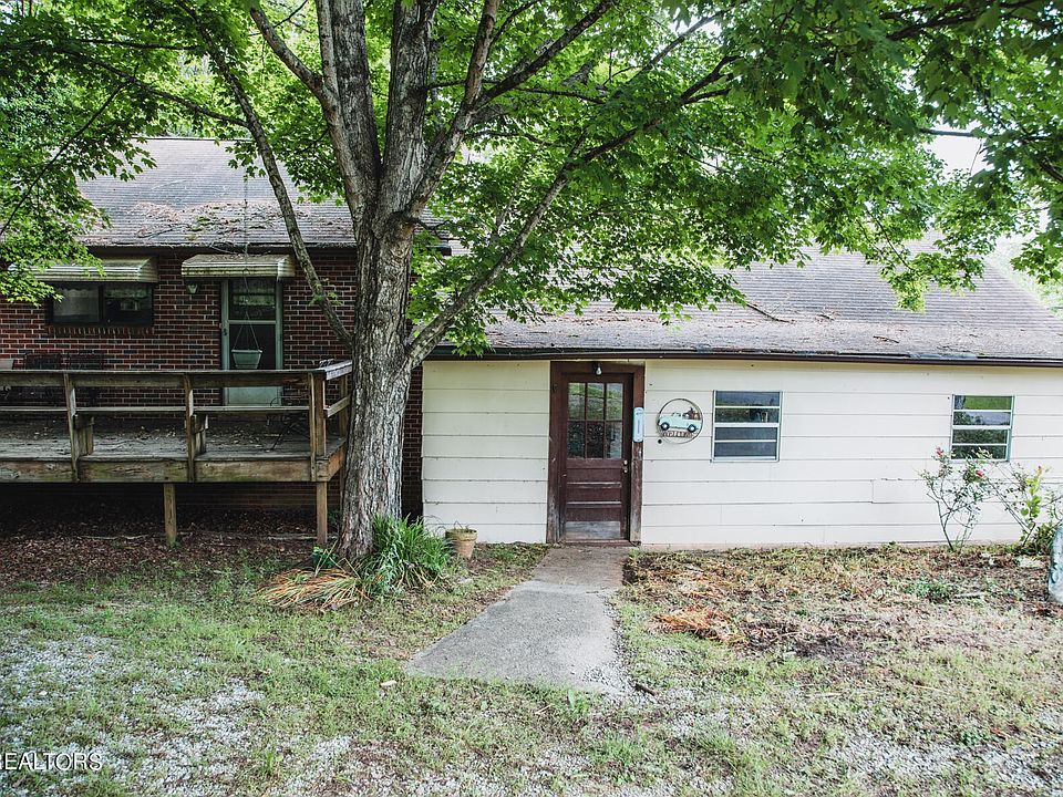 1st image of 2713 Peterson Ln