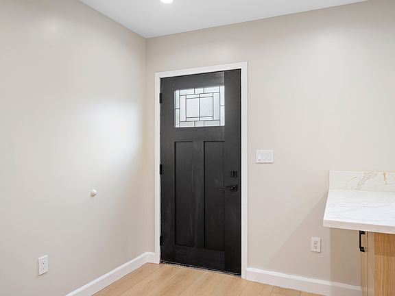 3rd image of 7729 Gentry Ave