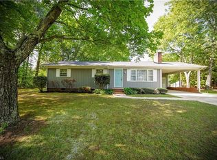 1572 Pine Land Dr, Kernersville, NC 27284
