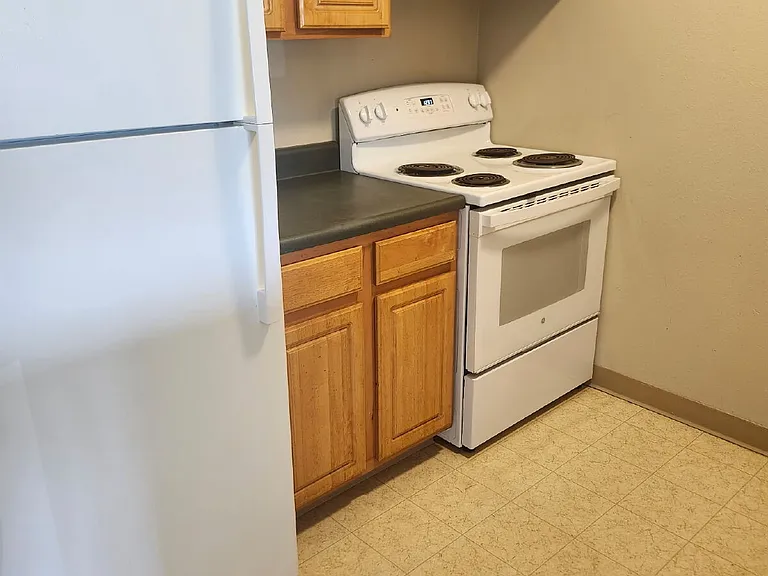 410 13th Ave NW #16 — Photo 3