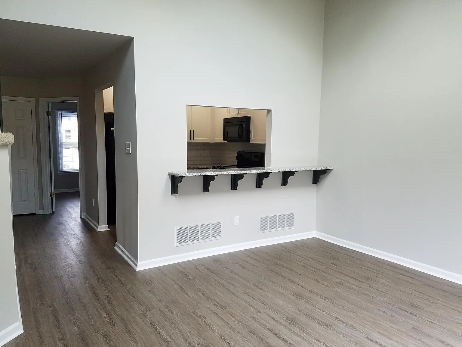 2 bed, 1463 sqft, $2,500 — Photo 3