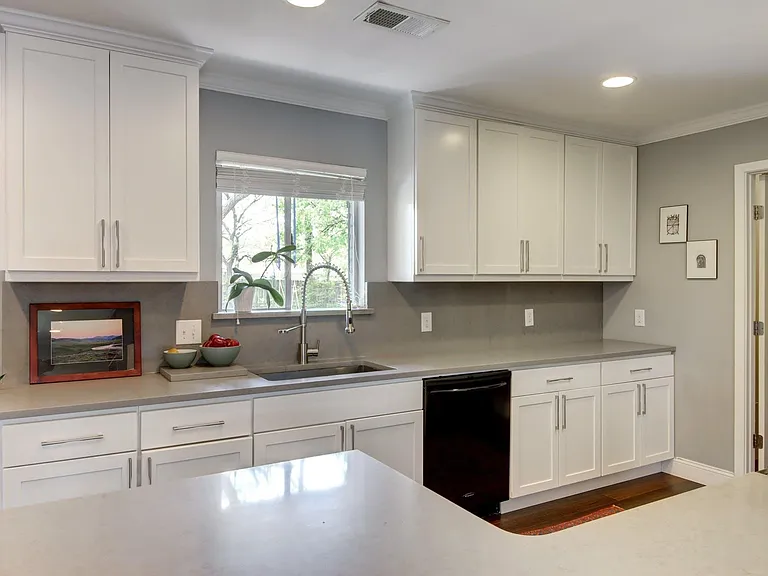1903 Teakwood Dr — Photo 2