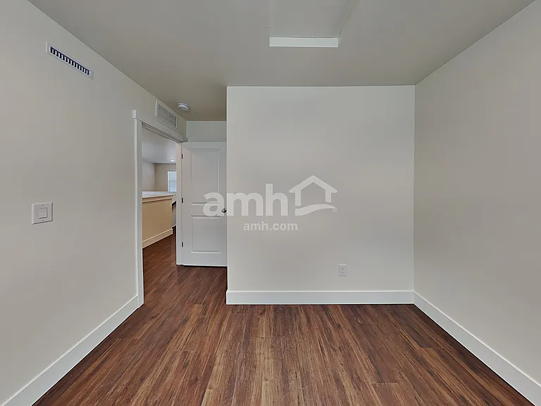 955 Moorside Ave — Photo 14