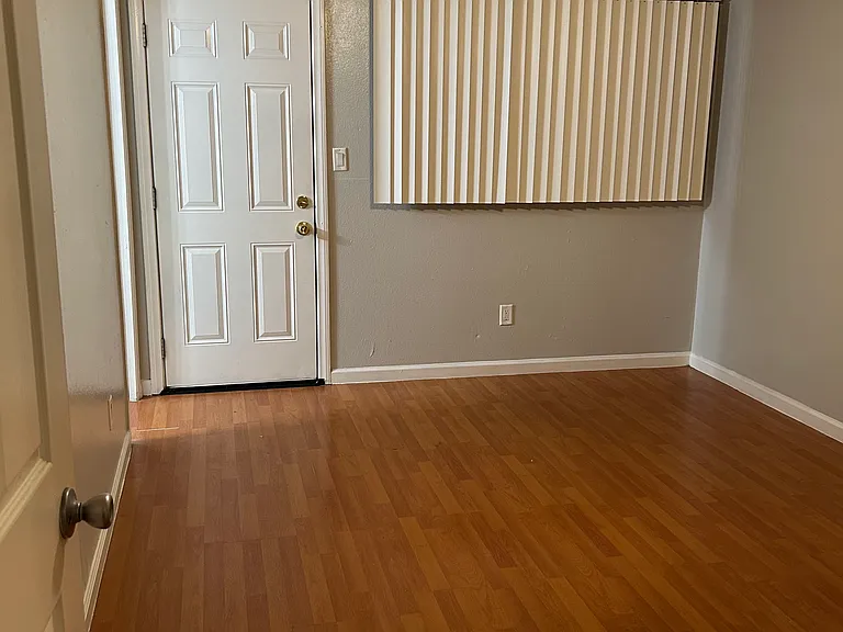 627 Karesh Ave #3 — Photo 5