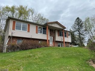 214 Old Clove Rd, Wantage, NJ 07461