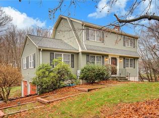 127 Watertown Rd, Middlebury, CT 06762