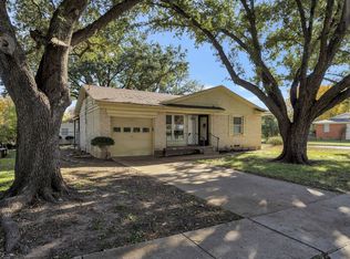 832 Lake Shore Dr, Lewisville, TX 75057