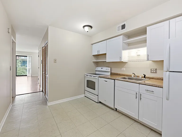 9714 Bianco Ter #D — Photo 11