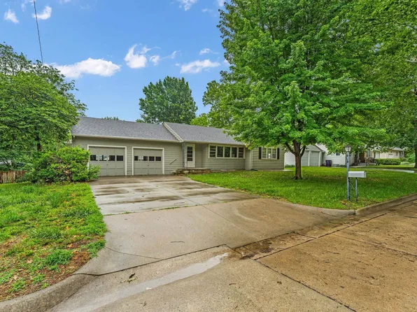 730 Midland Ave, Manhattan, KS 66502
