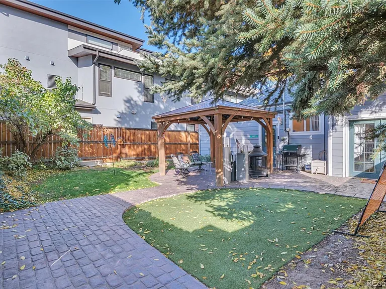 517 Josephine St — Photo 25