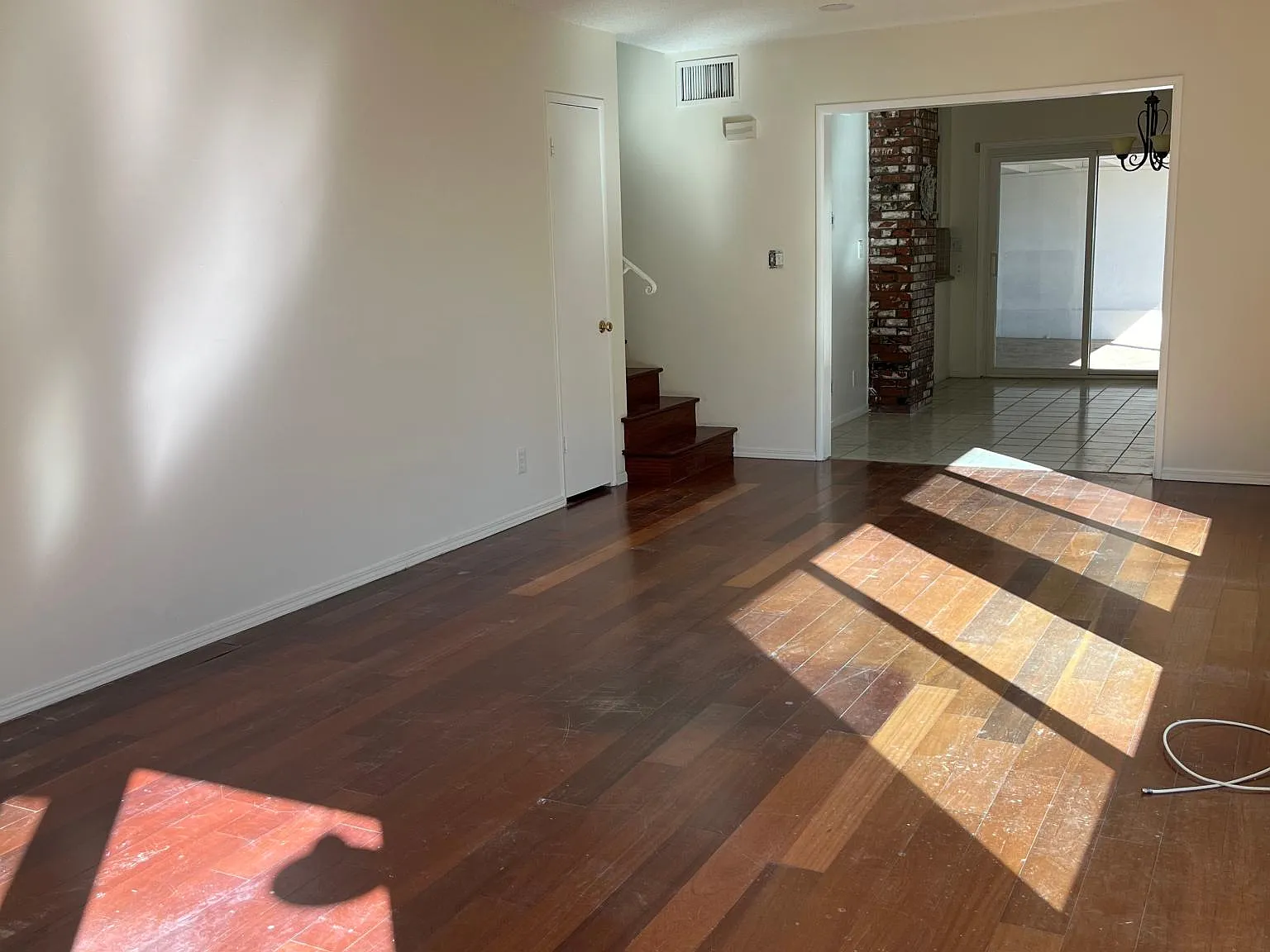 813 23rd St — Photo 2