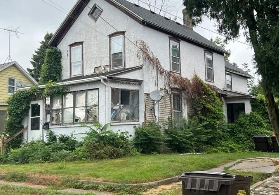 2nd image of 435 N Apple Ave