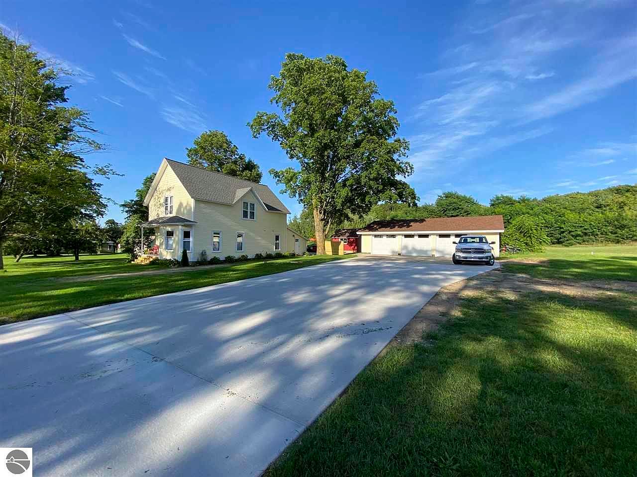 8773 S Maple City Rd, Maple City, MI 49664 Zillow