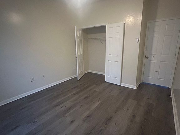 4th image of 7360 Mardell Ct