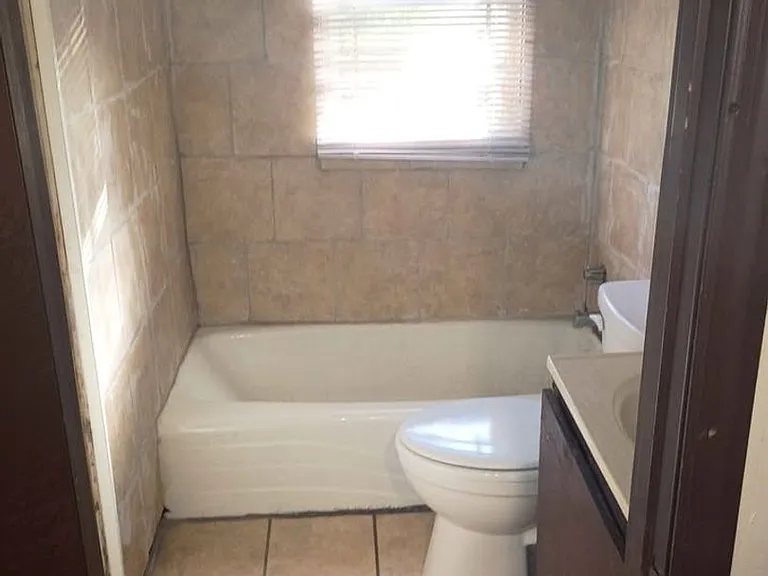 304 Wells Ave — Photo 3