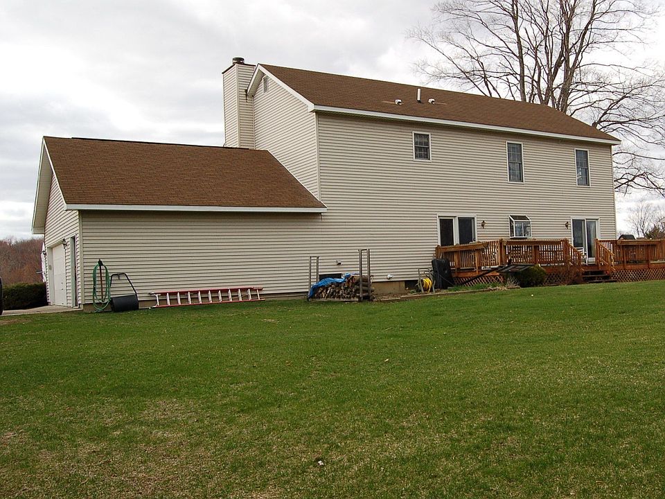 2nd image of 9 Robert Ln