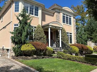 11 Saint Edward Ln, Staten Island, NY 10309