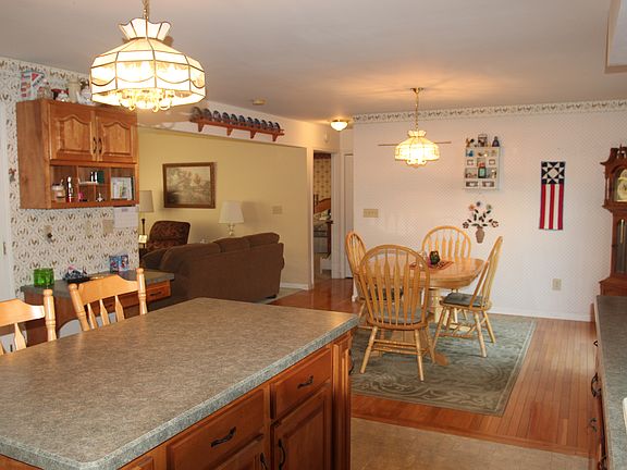3rd image of 10 Pruyn Ave