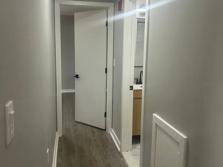 Austin Manor Apartments — Photo 31