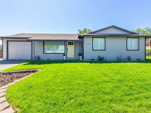 1135 Carolina Rd, Umatilla, OR 97882