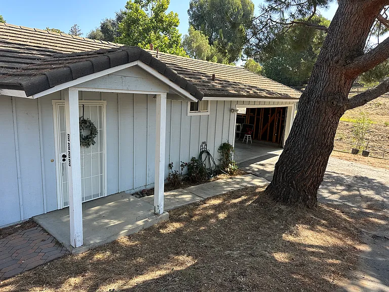 5856 La Cumbre Rd #B — Photo 30