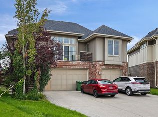 22 W Wendham Pl SW, Calgary, AB T3H0R6