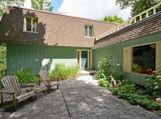 36W674 Wild Rose Rd, St Charles, IL 60174