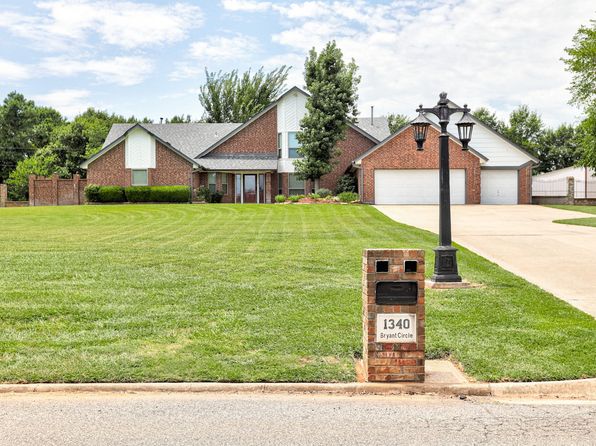 1340 Bryant Cir