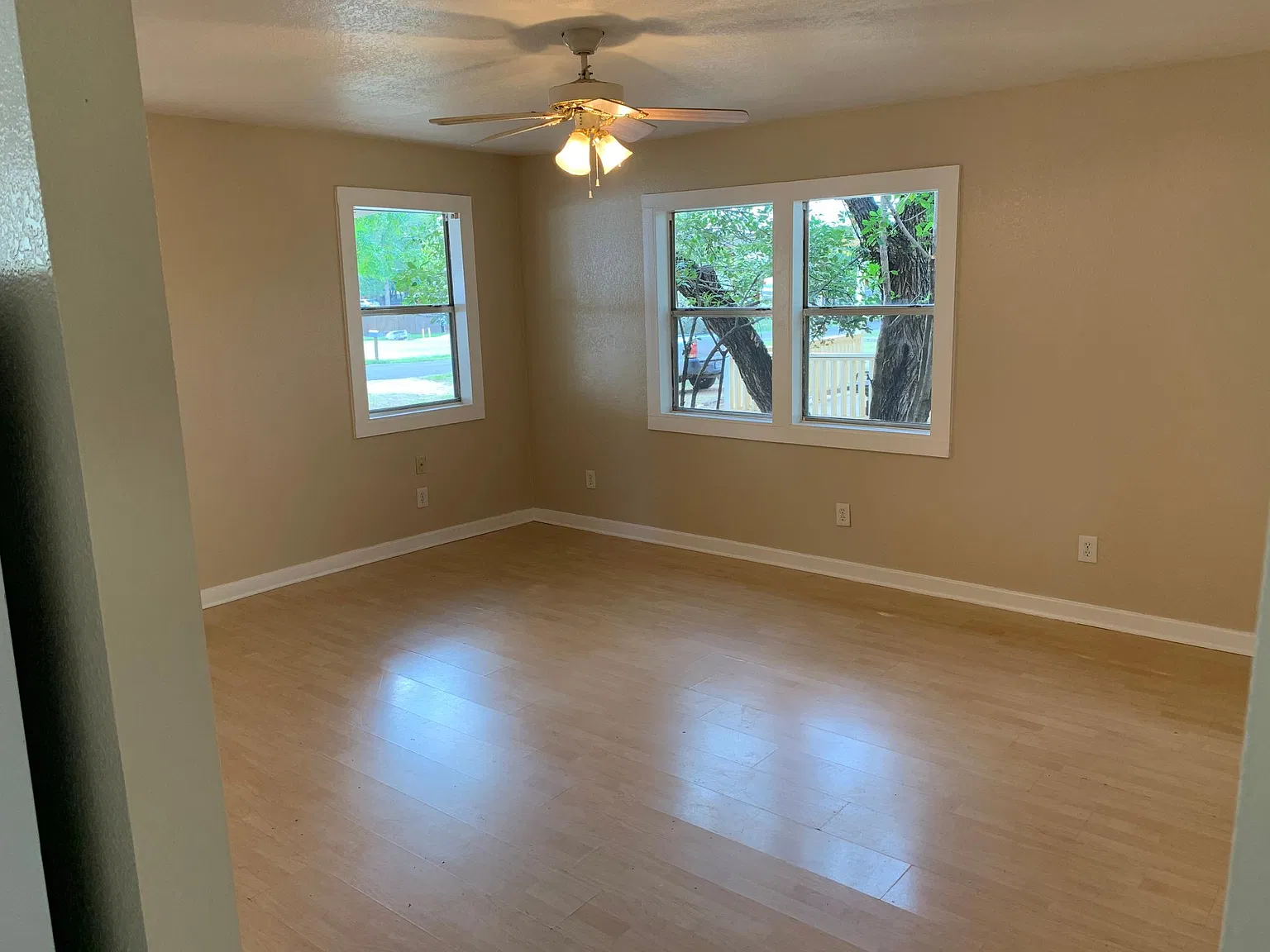 2 bed, 848 sqft, $1,385 — Photo 3