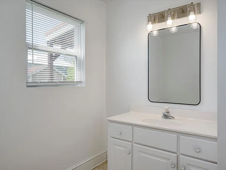 1606 Broad St — Photo 13