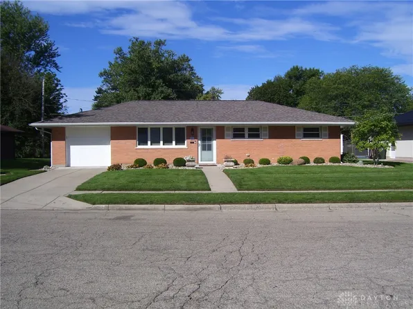 802 Louise Dr, Xenia, OH 45385