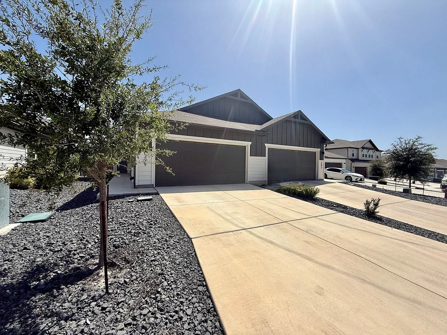 Want luxury living in the Far West ...Look no further...Amanda Park is it! — Photo 3