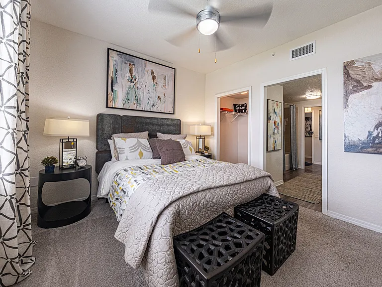 Cortland Portofino Place — Photo 16