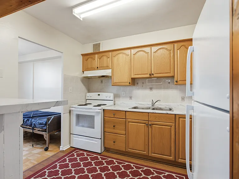 20 Edgecliff Golfway #1209 — Photo 4