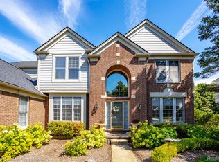 44487 White Pine Cir E, Northville, MI 48168