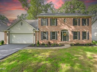 8342 Country Brook Dr, Holland, OH 43528