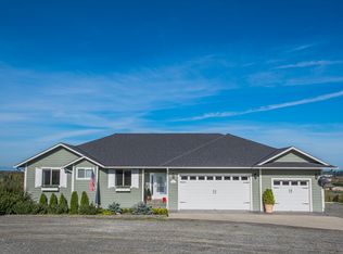 190 Le Roux Rd, Sequim, WA 98382