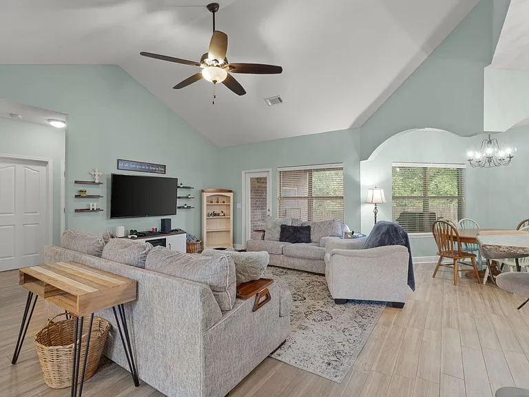 711 Lime Ln — Photo 6