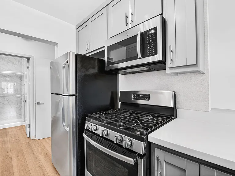 359 East Esther Street — Photo 7