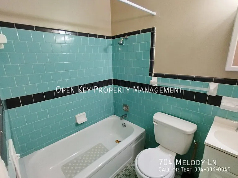 704 Melody Ln — Photo 11