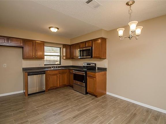 4th image of 5874 6th Ave S