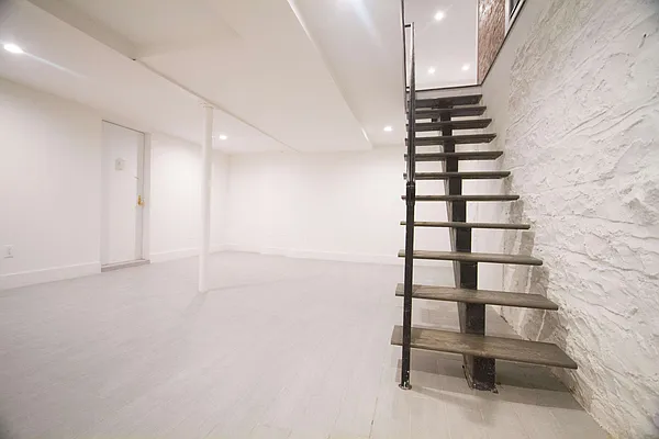 Rented by Nooklyn NYC LLC | media 48