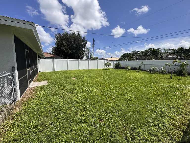 4111 SW 7th Pl — Photo 15